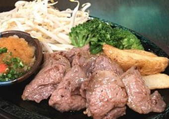 まぐろほほ肉おろしポン酢ステーキ